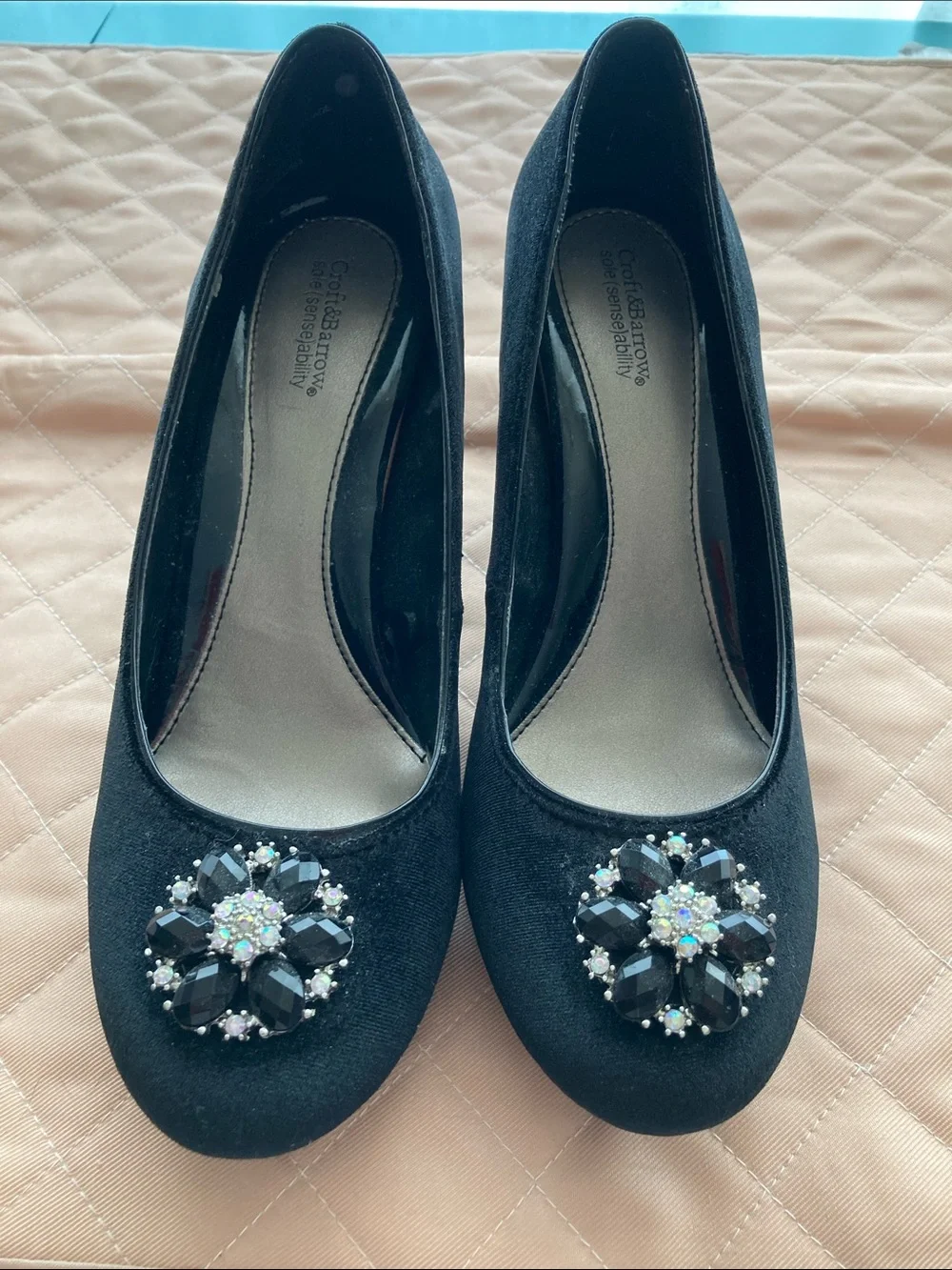 croft & barrow Black Jeweled Round-Toe velvet Women's Pumps size 8.5
